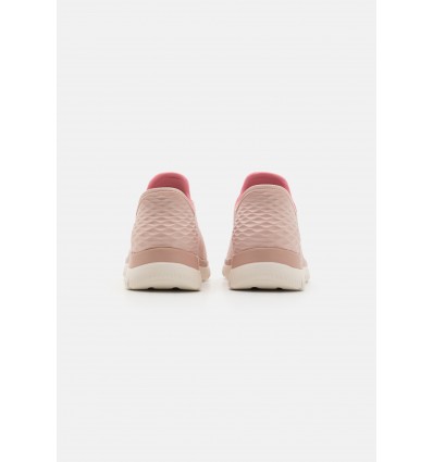 SKECHERS SLIP-INS
