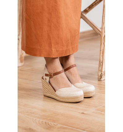 SANDALIA VALENCIANA BORDADO PUNTA LATERA